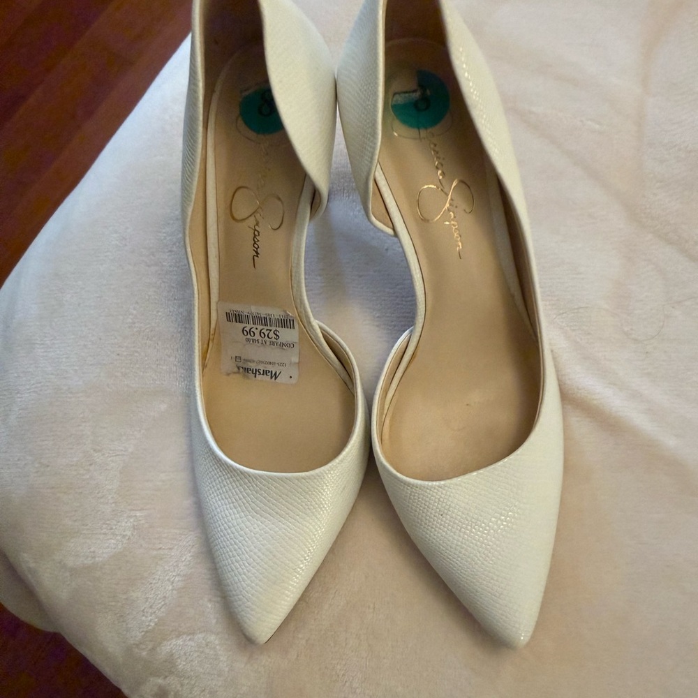 Jessica Simpson Cream Pointed Heels